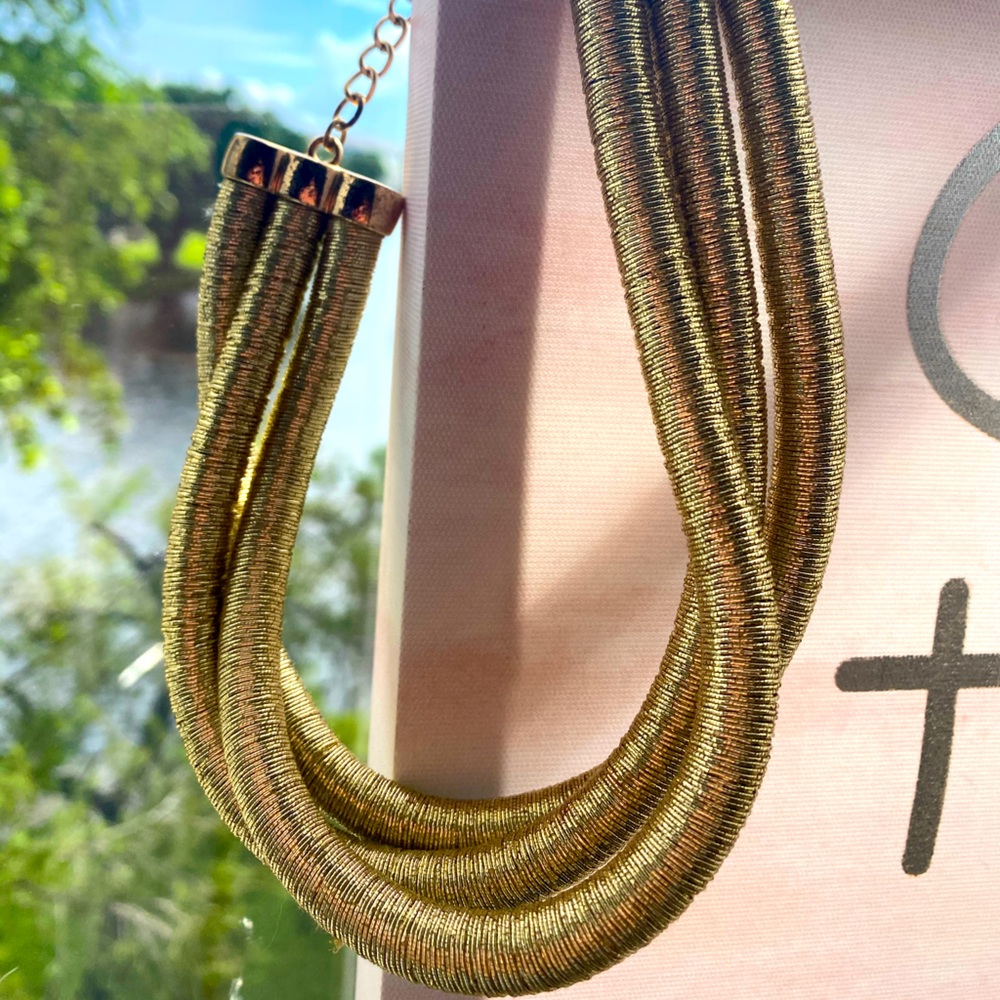 Gold chocker / necklace